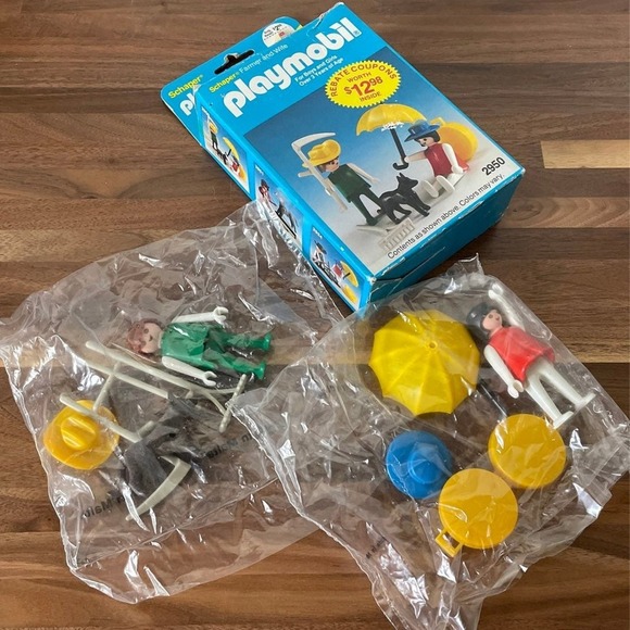 1983 Playmobile Farmer and Wife - Picture 3 of 3